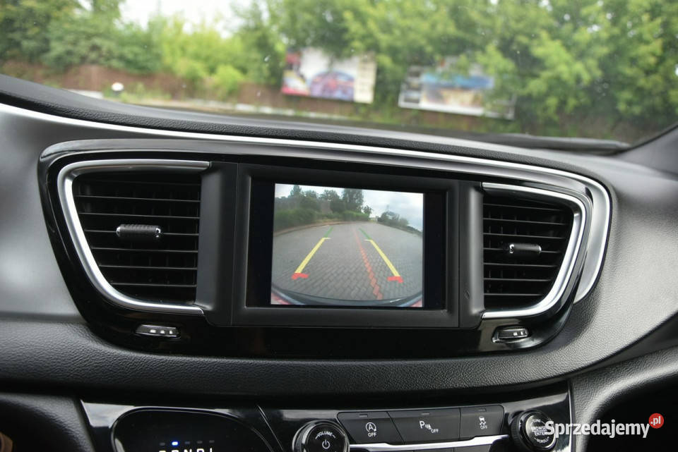 Chrysler Pacifica 36 V6 291 2019r Touring Kamera wspomaganie kierownicy Kampinos
