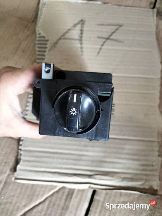 WŁĄCZNIK ŚWIATEŁ Mercedes W168 VANEO 1585450104