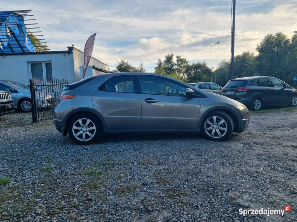 Honda Civic Klimatronik Podgrzewane siedzenia 1799cm3 Szczecin