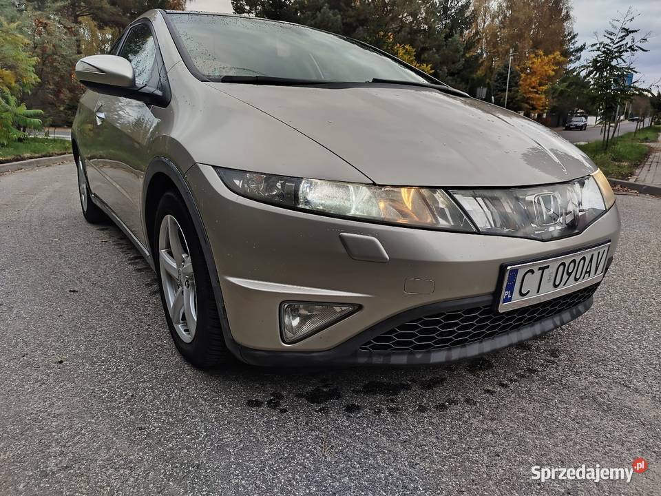 Honda Civic VIII 18 Benzyna 140 Bezwypadkowe lakier metallic Toruń