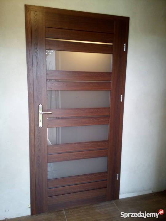 Nowoczesne drzwi na starą futrynę 330