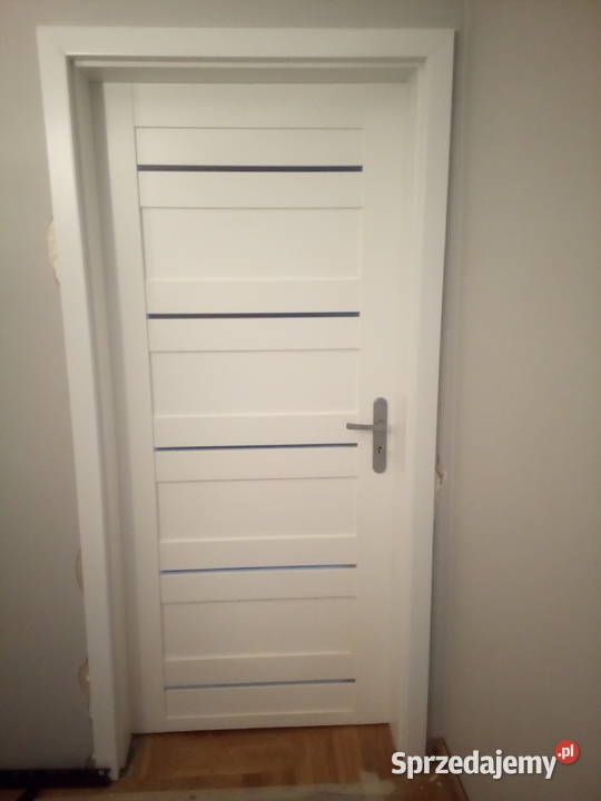 Drzwi pokojowe na wymiar Kamuflaż futryn Nowe Drzwi i okna Warszawa