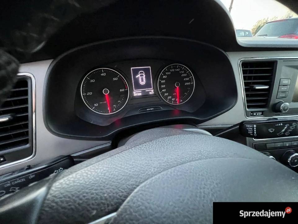 Seat Leon III 16 benzyna 131 2019r Stan sprzedam