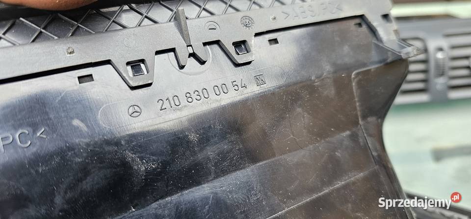 Kratka nawiewu środkowa mercedes w210 2108300054 wielkopolskie Zbąszyń