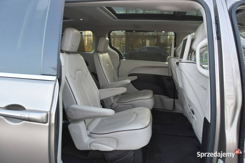 Chrysler Pacifica Limited 36 V6 291 2017r Kampinos sprzedam