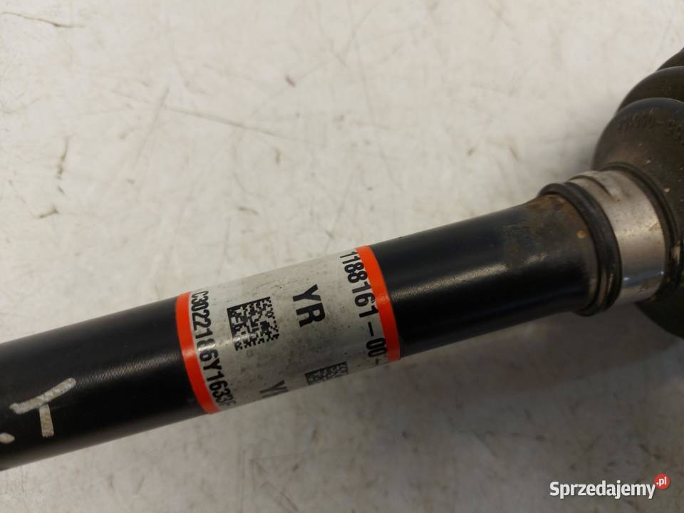 TESLA MODEL Y 2 PÓŁOŚ PRAWY TYŁ 1188161000 osobowe