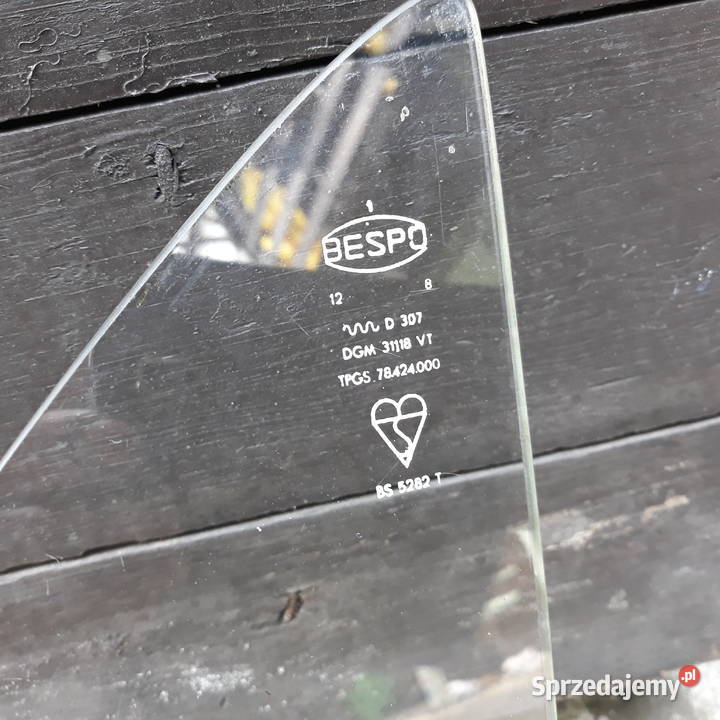 Szyba trójkątna lewa Fiat126p Leszno