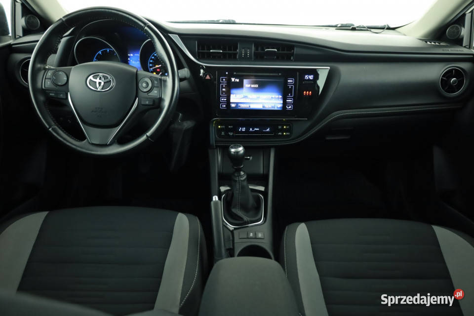 Toyota Auris 16 D4D światła LED Piaseczno