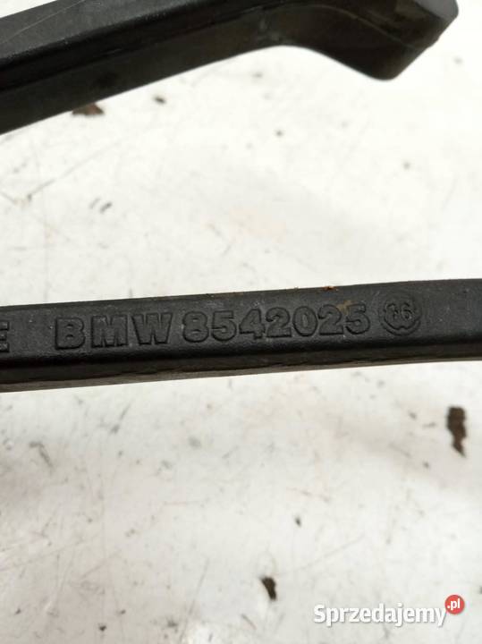 OSŁONA SET PRAWY TYŁ PODNÓŻEK K47 8542025 Bmw S Wyposażenie wnętrza
