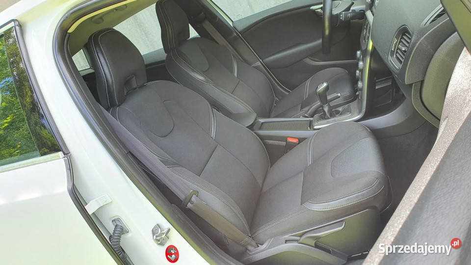 Volvo V40 20 D2 120 Momentum Navi Climatronic aluminiowe felgi Chmielnik sprzedam