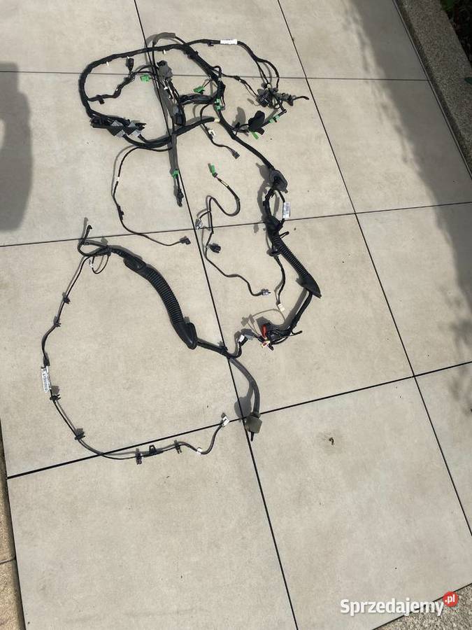 RANGE ROVER VELAR L560 LIFT WIĄZKA KLAPY