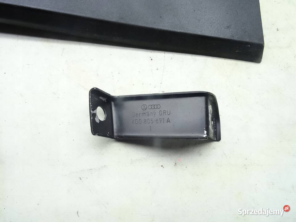 AUDI A8 D2 OSLONA ZBIORNICZKA PLYNU 4D0805583E Przemęt sprzedam