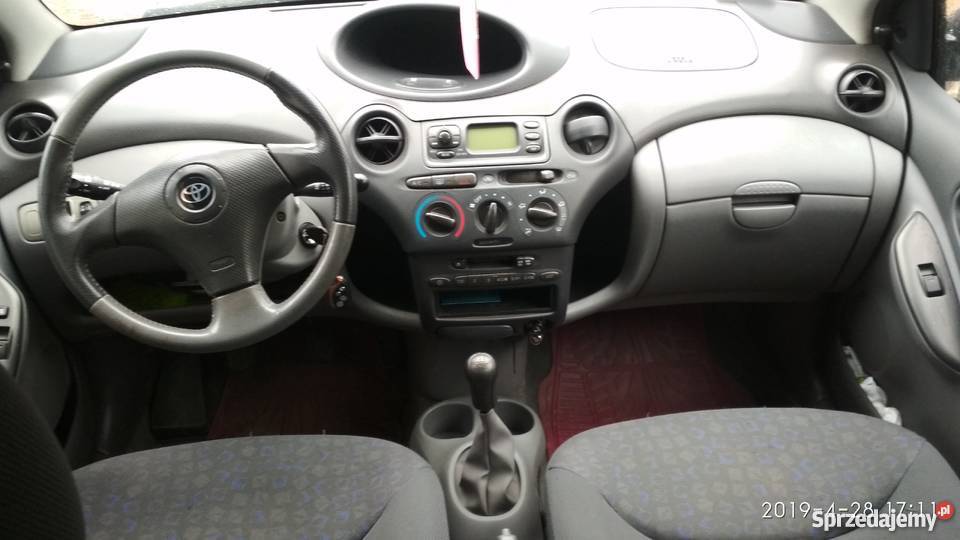 Toyota Yaris 10 benzyna Skoki