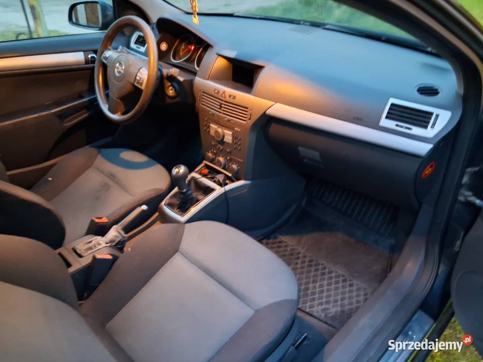 Opel Astra GTC hatchback 2005 Zgierz