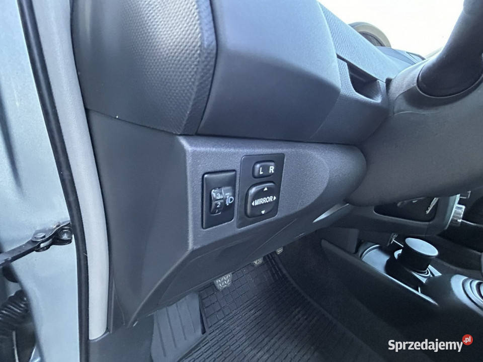 Toyota Yaris klimatyzacja benzynka manual szary Żory