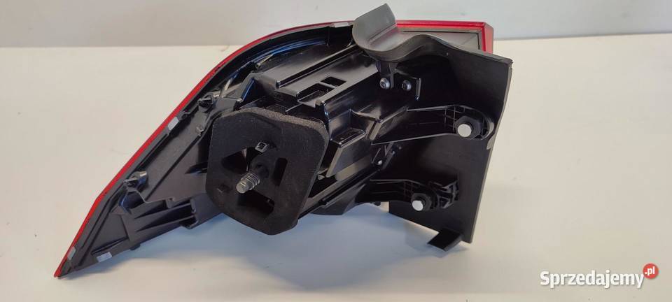 TIGUAN II LAMPA PRAWY TYŁ 5NA945096E