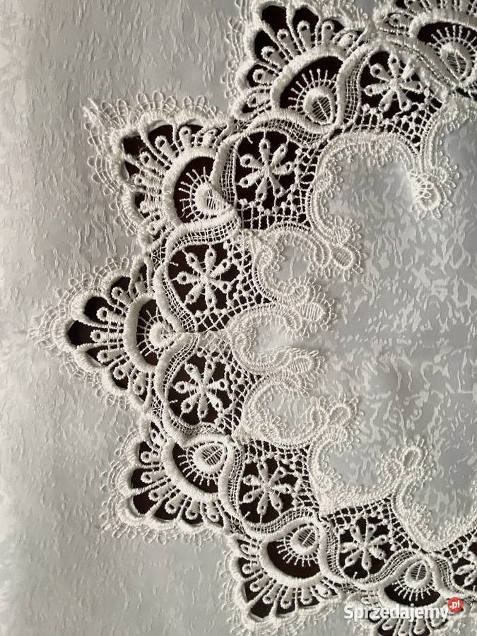 Obrus owalny z adamaszku obszyty koronką biały Kraków