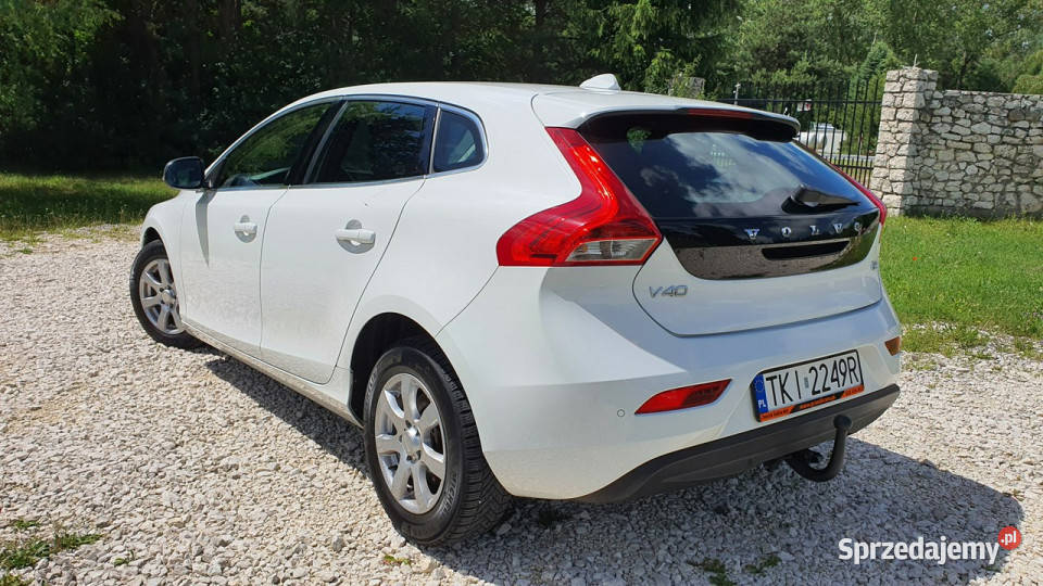 Volvo V40 20 D2 120 Momentum Navi Climatronic garażowany Chmielnik