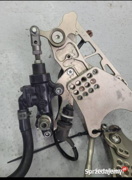 Yamaha R1 RN09 0203 RN 09 podnóżek podnóżki Nowy Tomyśl sprzedam