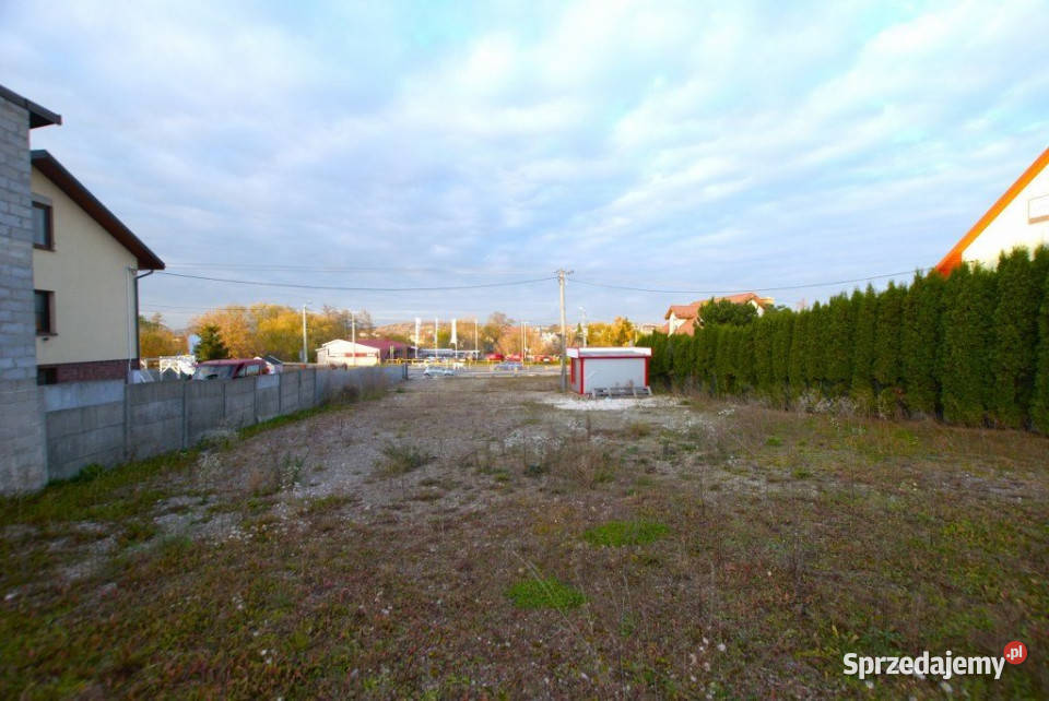 Grunt 1030m2 Górno