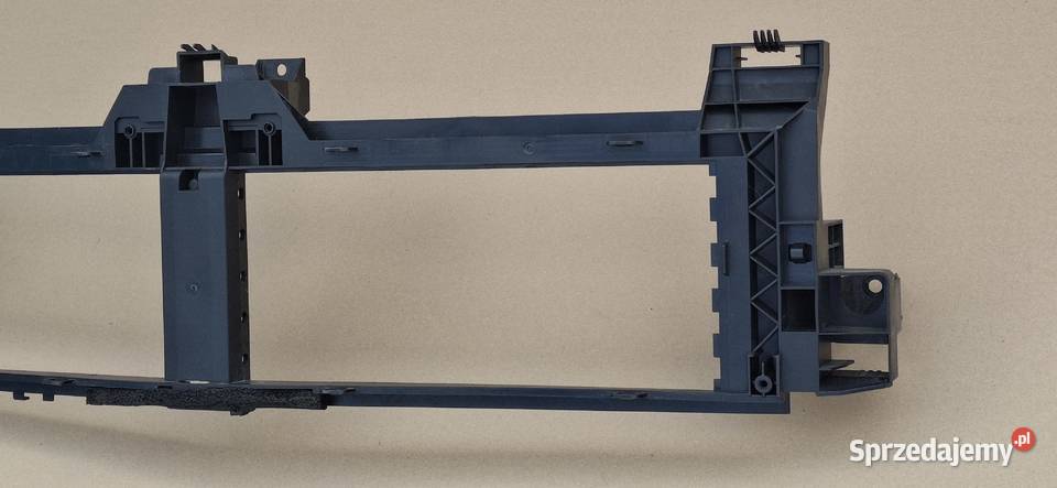 MERCEDES BKLASA W247 RAMKA MOCOWANIE ŻALUZJI osobowe Bieleń