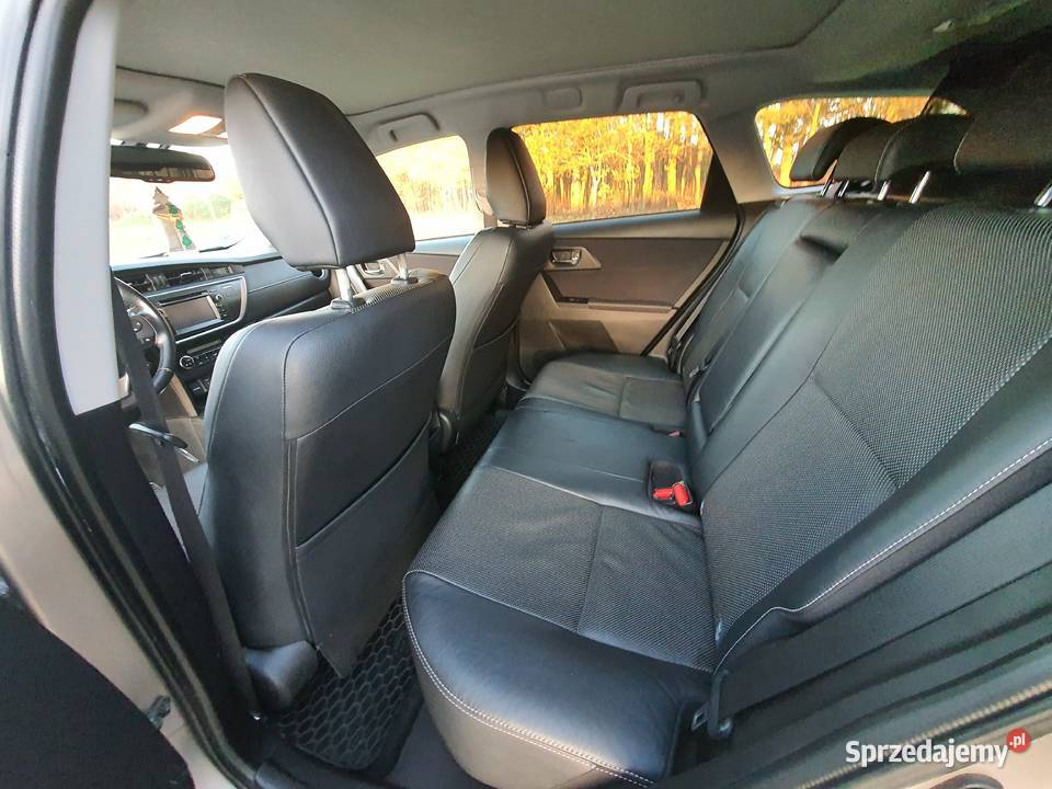 Toyota Auris Kombi 16 wielofunkcyjna kierownica Auris Skaryszew