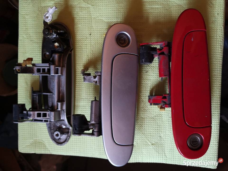 Klamki drzwi Toyota Yaris 1 cztero drzwiowa Pozostałe Borowno