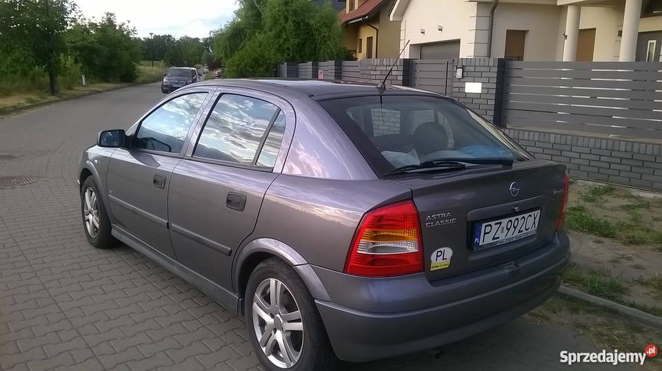 Opel Astra 14 l benzyna 2006 r niski przebieg wielkopolskie Przeźmierowo