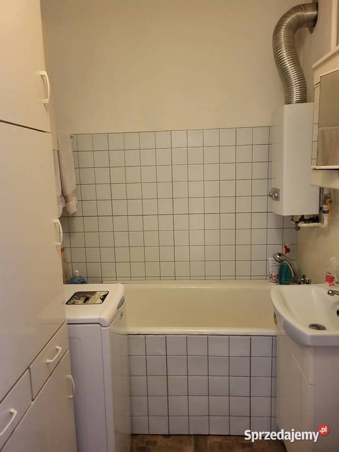 ładne mieszkanie na I p z balkonem w centrum garaż Głubczyce sprzedam