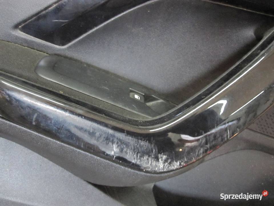 PEUGEOT 208 I 12r drzwi lewy przód