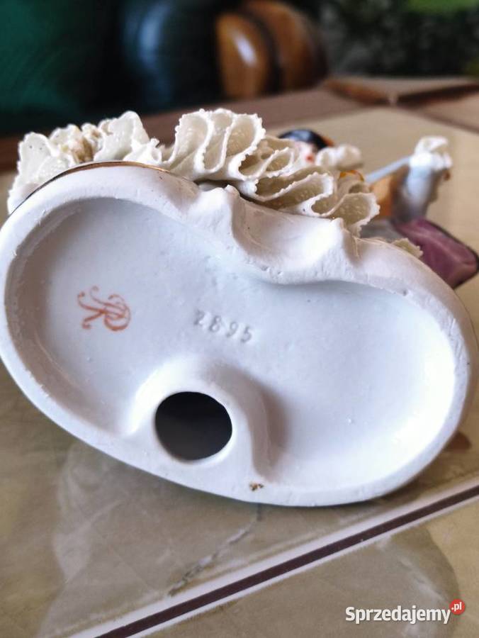 Porcelanowa antyczna figurka koronki Janów Lubelski