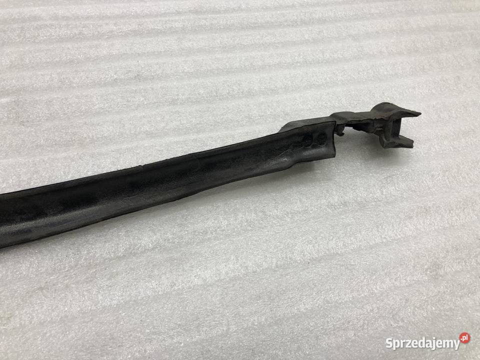 USZCZELKA ŚCIANY BOCZNEJ PRAWA BMW F31 7301070