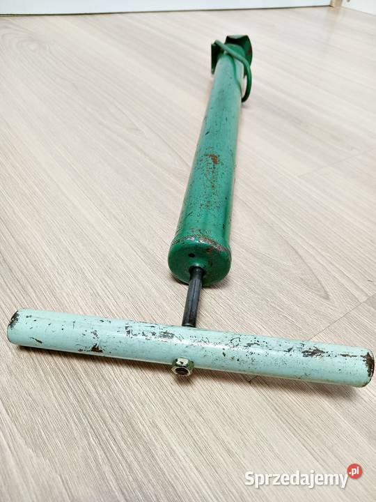 Stara pompka rowerowa zielona PRL