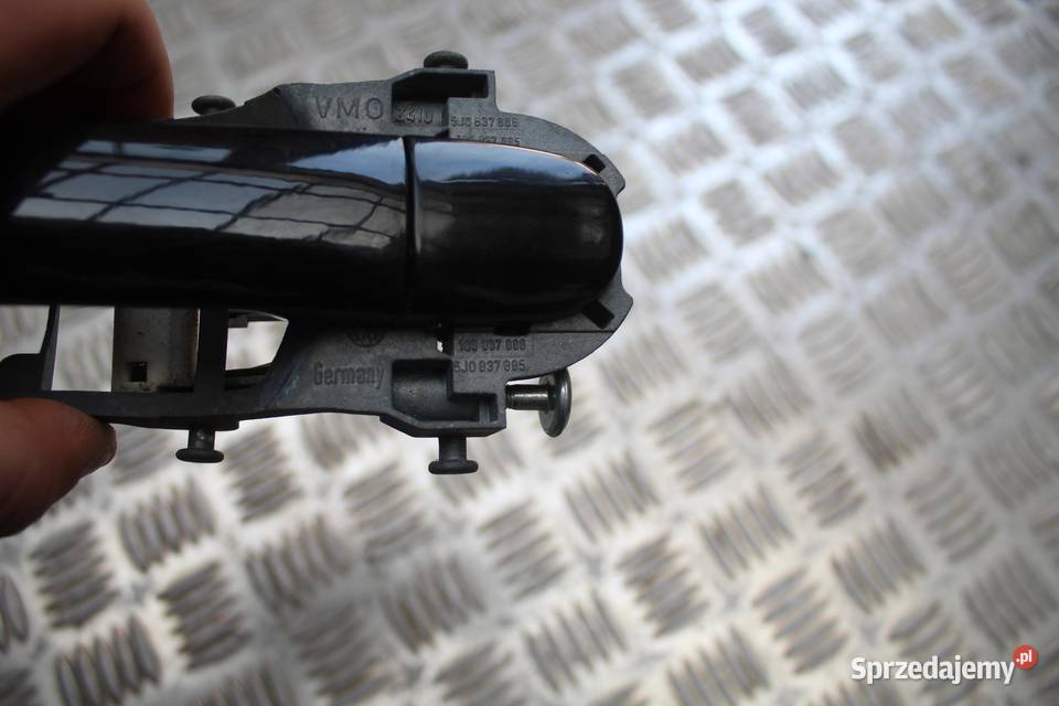 KLAMKA DRZWI PRAWY PRZÓD L041 VW GOLF V Klamki sprzedam