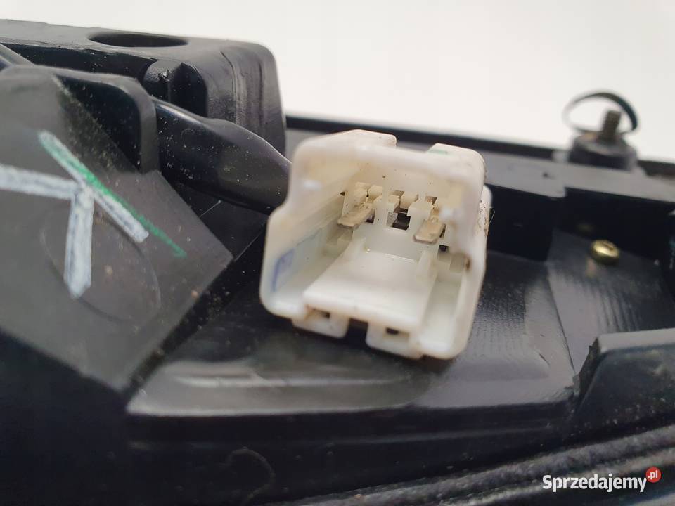 LAMPA PRAWA Nissan Almera N16 sedan TYLNA prawy osobowe Rudka