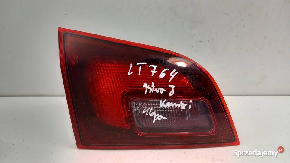 OPEL ASTRA J KOMBI LAMPA TYŁ PRAWA W KLAPĘ wielkopolskie Zbierkowo