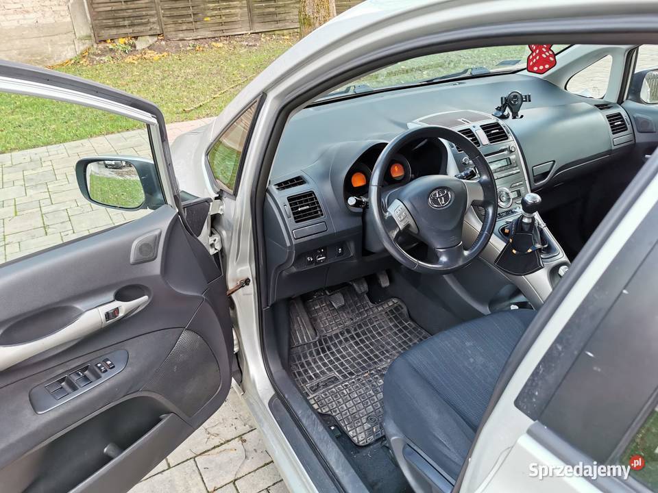 Toyota Auris 20D manualna Auris