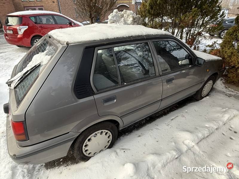 NISSAN Sunny 1989 r syndyka