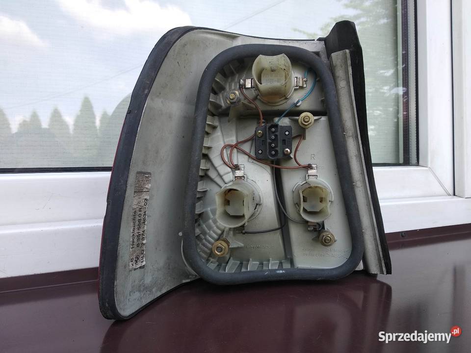 BMW E34 Touring kombi lampa tył tylna prawa Lampy tylne