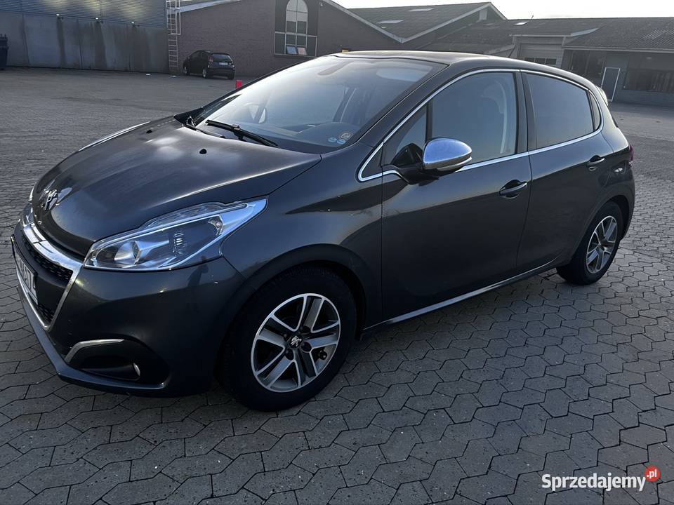 Peugeot 208 2017 16 Bluehdi ledCarPlay kamera komputer pokładowy 208