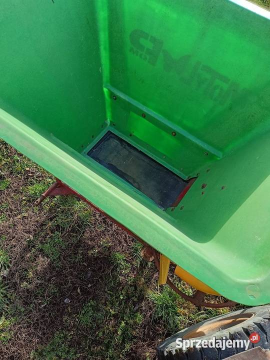 Rozsiewacz do nawozu Motyl Maszyny rolnicze Iłża
