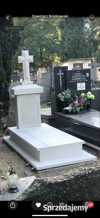 Nagrobek z piaskowca z krzyżem pomnik z Katowice