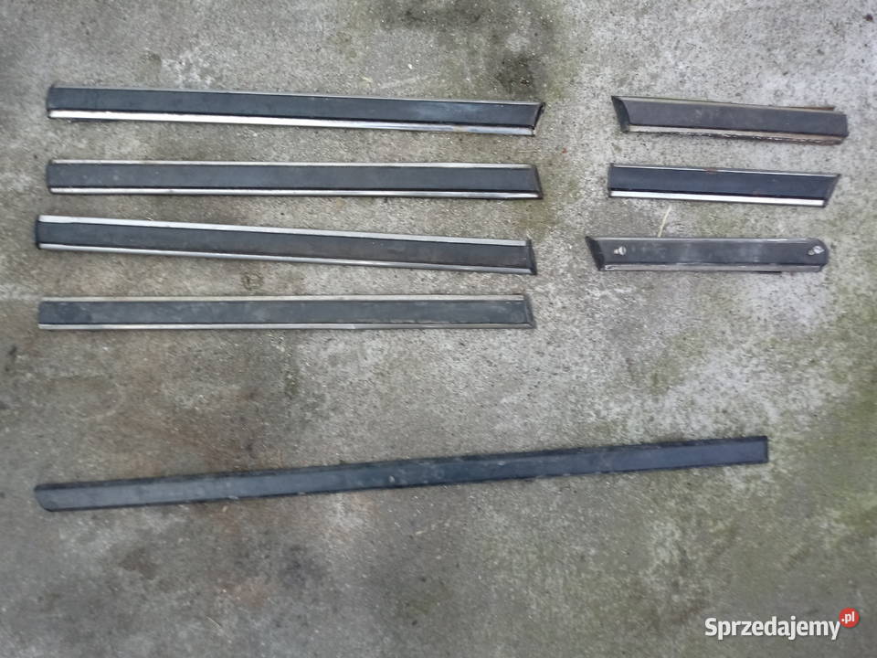 BMW 02 e10 e114 e21 e30 listwy boczne Rok produkcji 1980 podkarpackie Rzeszów