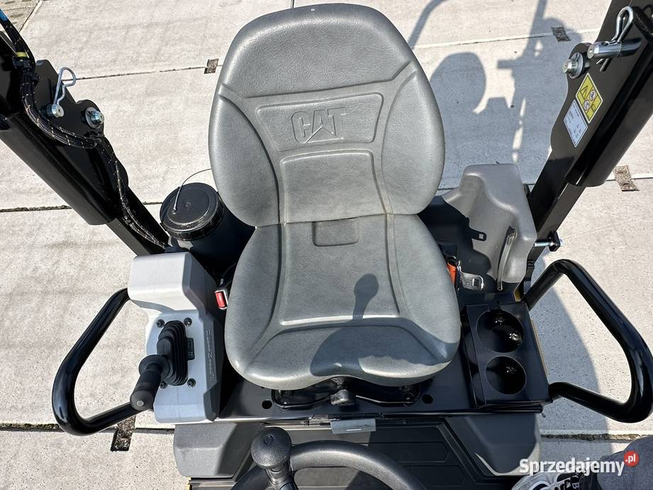 WALEC DROGOWY CATERPILLAR CB25 GC Tuliszków