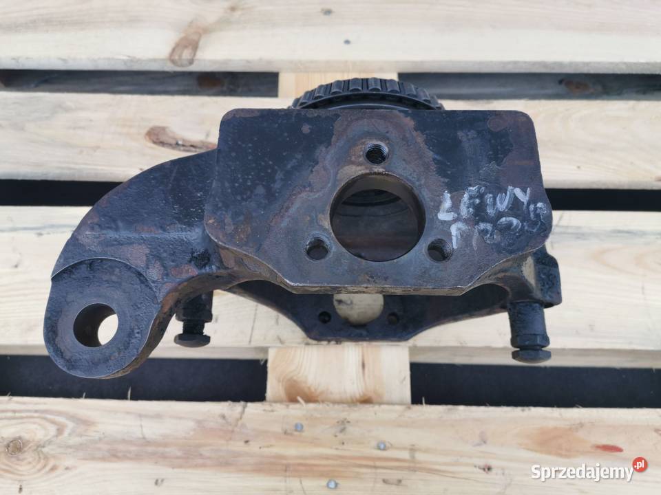 Zwrotnica lewy przód Massey Ferguson 8925 Wilkowo