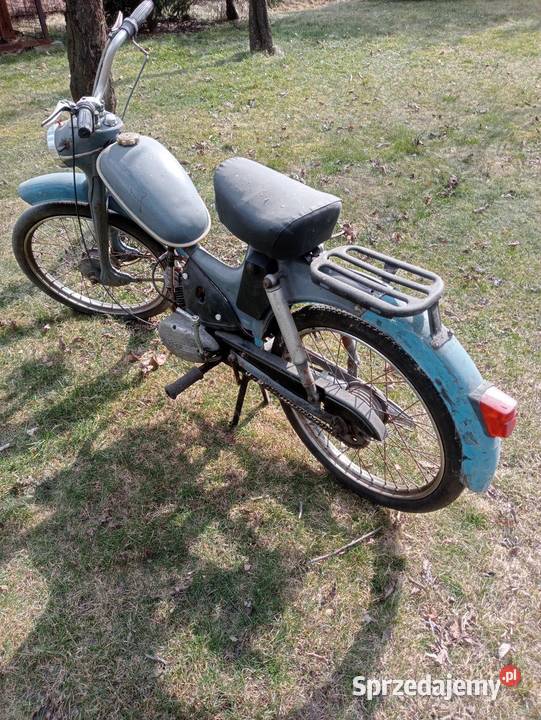 Stary motorower komar