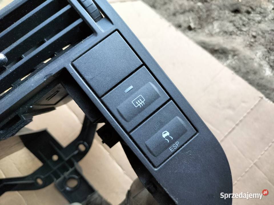 FORD FOCUS C MK1 RAMKA RADIA ŚRODKOWA KRATKA sprzedam