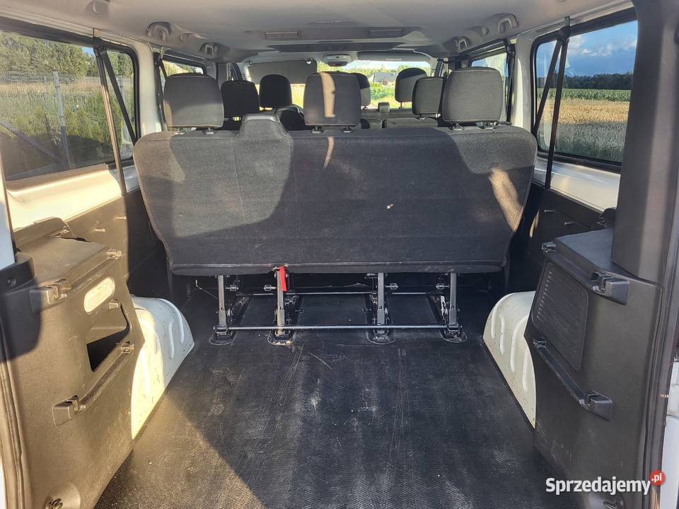 Renault trafic 9 osobowy 2017