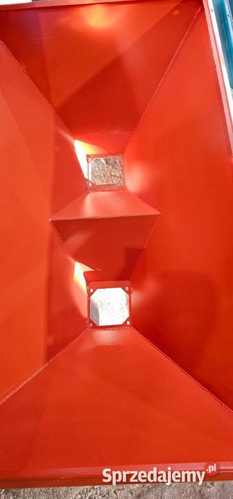 Rozsiewacz dwutalerzowy 1200L Demarol Rozsiewacze nawozów Gdańsk