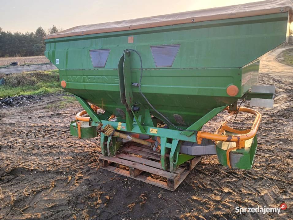 Sprzedam rozsiewacz nawozów amazone 3000 Pełty